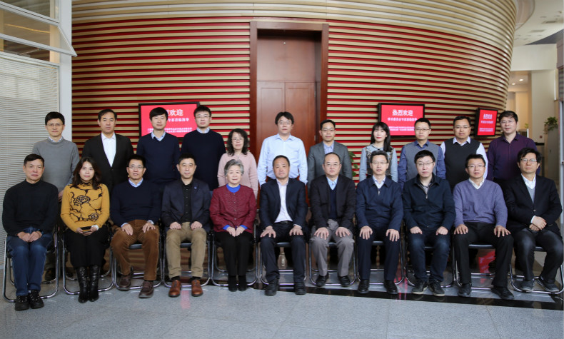 da93bd338a3247c28f6778a679f92e44.jpg 实验室年会合影_WPS图片 裁之后_meitu_1.jpg