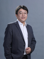 av直播
 执行院长 文继荣